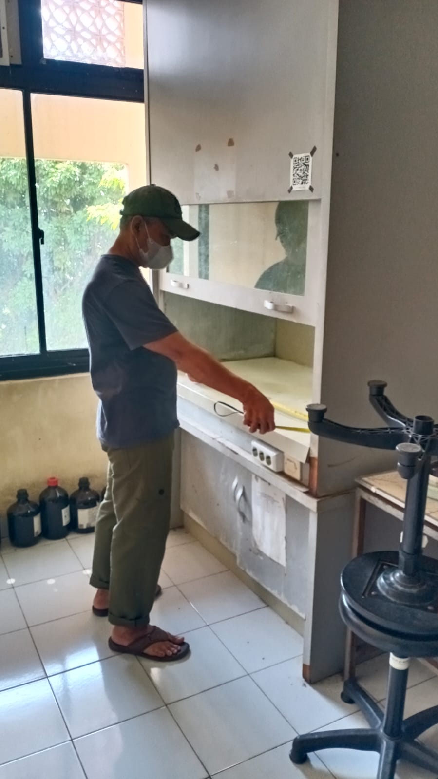 maintenance lemari asam maintenance lemari asam
